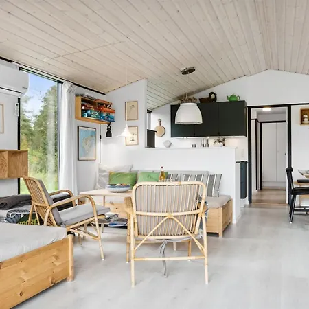 Shayene - 2-5km From The Sea By Interhome